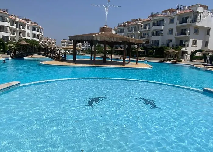 Hills Luxury Pool View