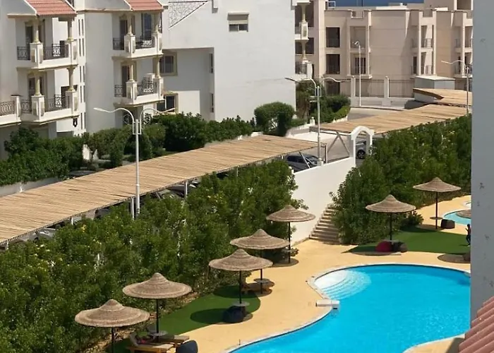 Hills Luxury Pool View